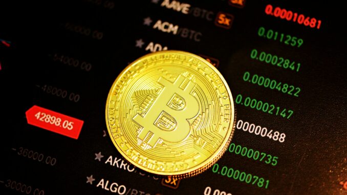 Bitcoin Supply Squeeze Looms As New Whales Stack 600,000 BTC Bitcoin Supply Squeeze Looms As New Whales Stack 600,000 BTC
