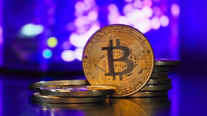 US Senator Champions BTC Amid Inflation Fears Bitcoin