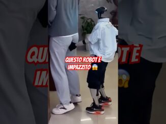 Robot impazzito guarda cosa ha combinato 😱 #robot #ai #news #technology #tesla